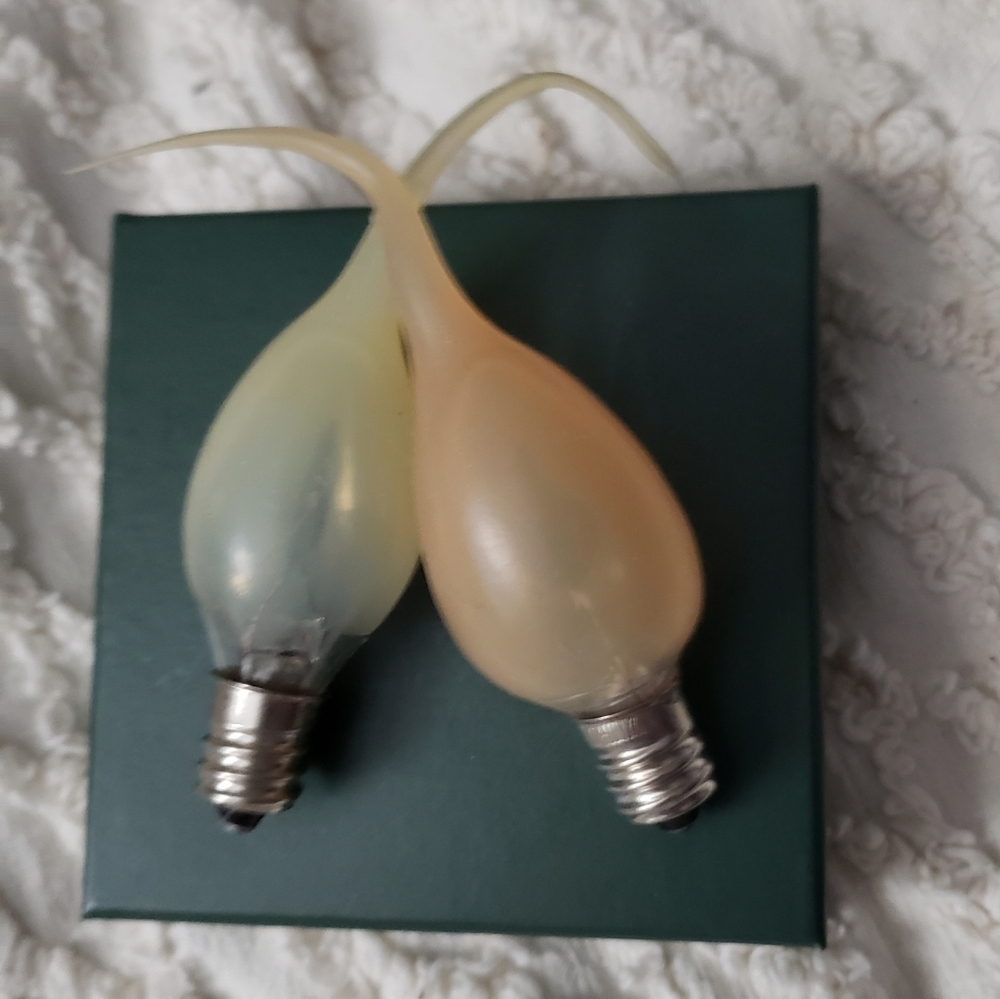 Set of Two Silicone Flicker Flame-Shaped Light Bulbs